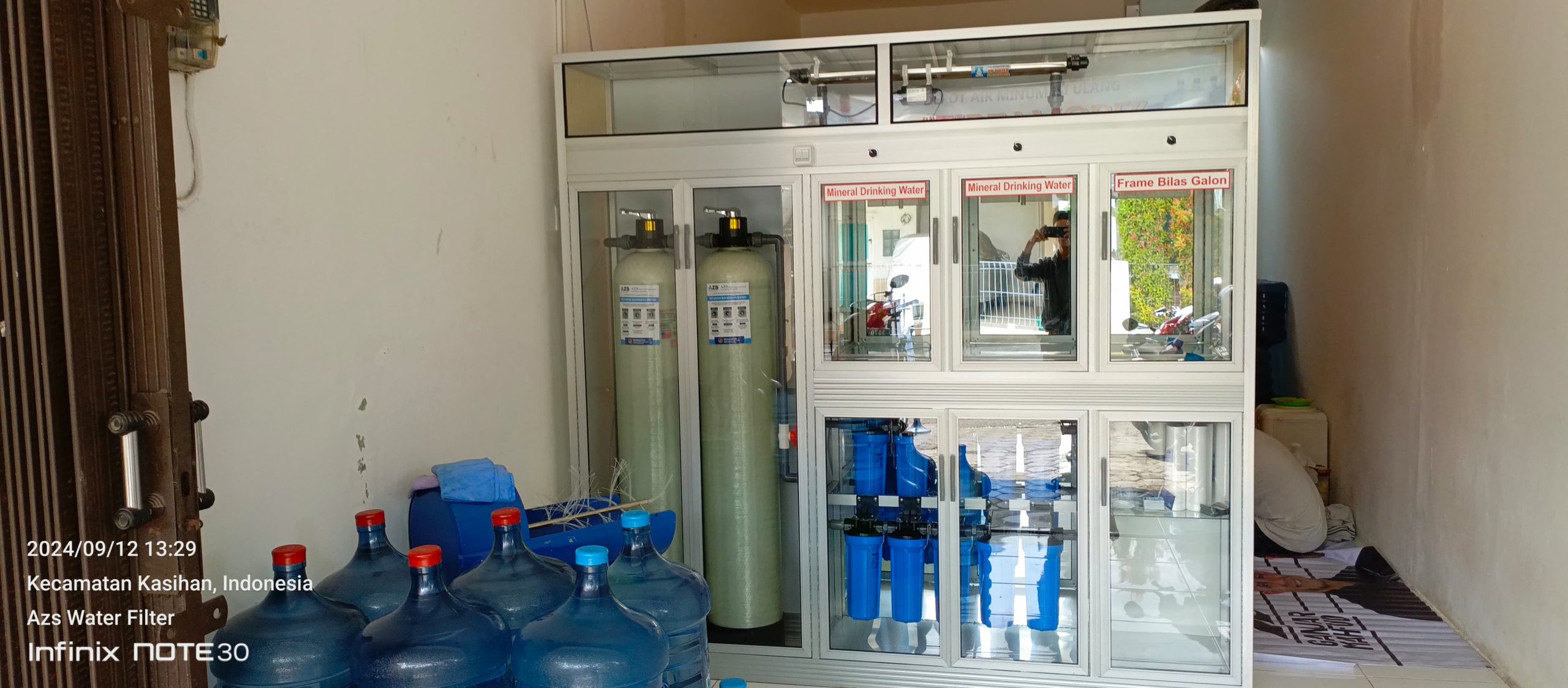 AZS Water Treatment menawarkan pemasangan depot air minum isi ulang di Jogja, Jawa Tengah, dan Jawa Timur dengan teknologi canggih dan layanan perawatan filter berkala, memastikan kualitas air terbaik untuk bisnis Anda