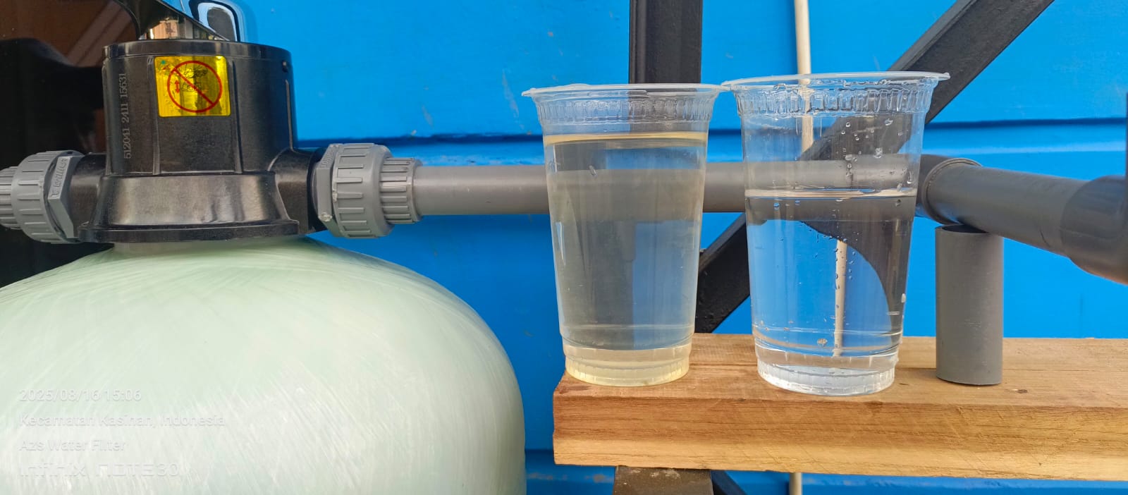 Air jernih setelah menggunakan filter air terpercaya AZS