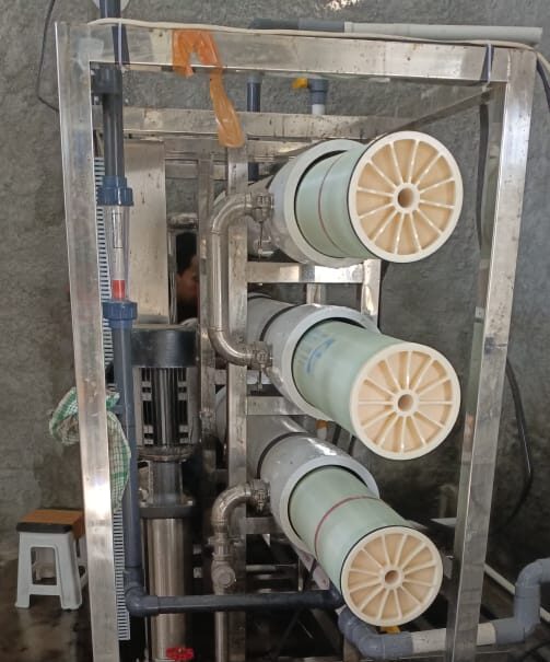 teknisi azs water filter mengganti membran ro industri