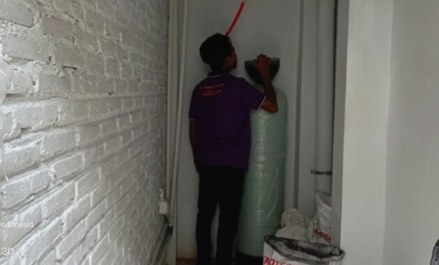 Pemasangan filter penjernih air FRP 1354 Sewon Bantul untuk mengatasi air keruh dan bau gas