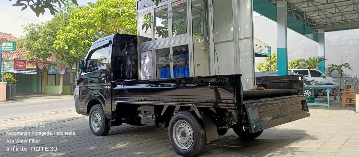 Proses instalasi depot air minum di Masjid Al-Fatah Kotagede